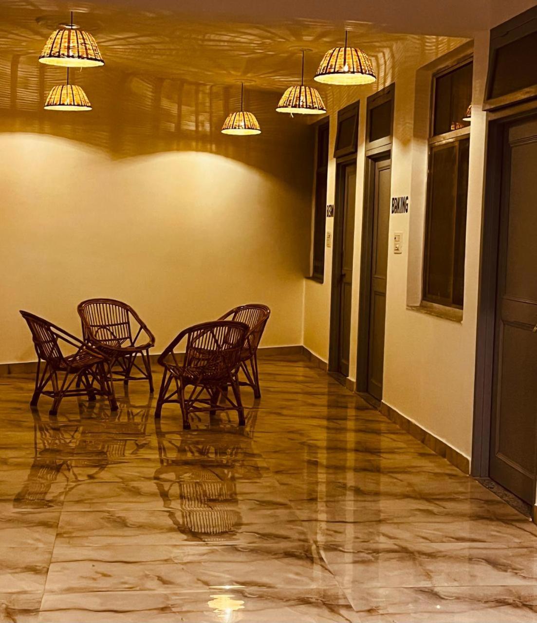 Bunk Hostel Rishīkesh Buitenkant foto